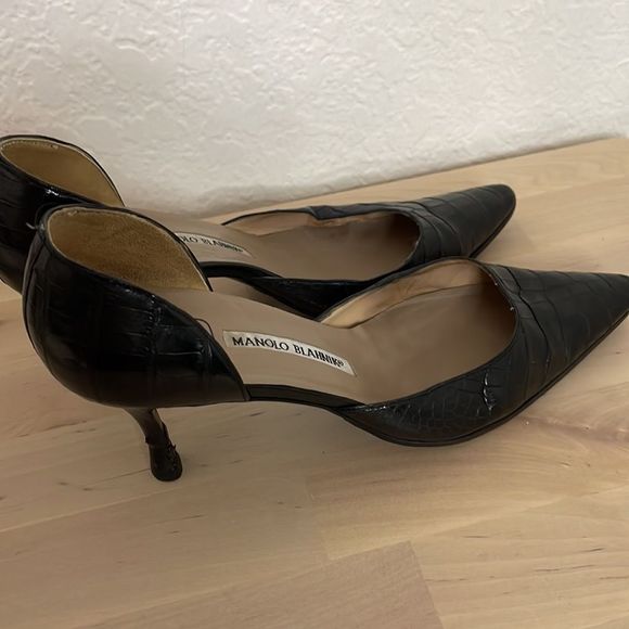 Manolo Blahnik D’orsay embossed  black leather women’s heels size 7 used good - Picture 2 of 9